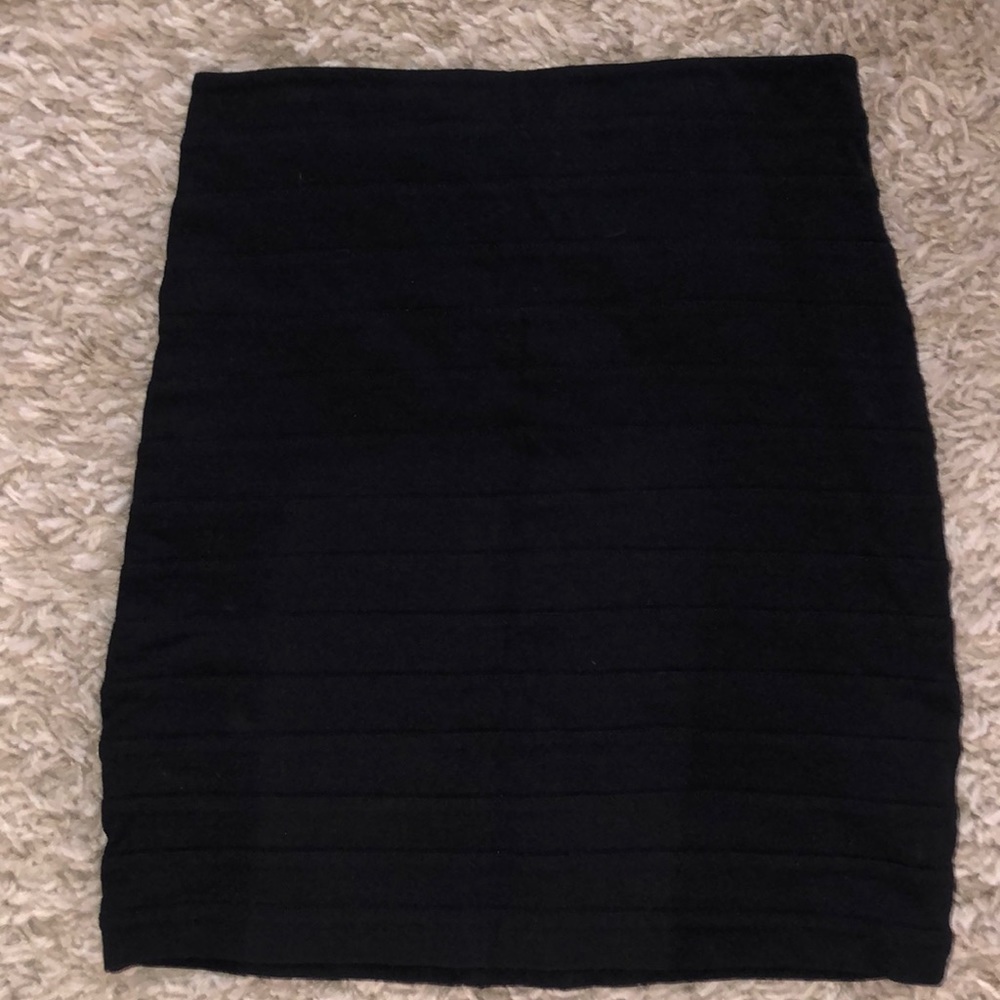 EXPRESS Black Ribbed Mini Skirt Size 4 S254